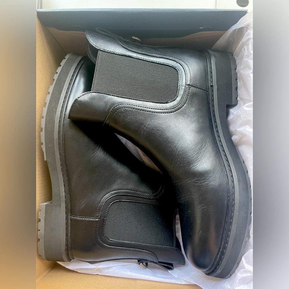 Women's Greenwich Chelsea Bootie - Black Leather - Size 9B - NWT